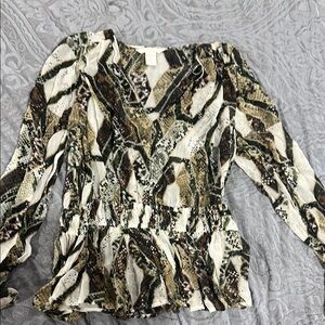 H&M Black and White Graphic Blouse